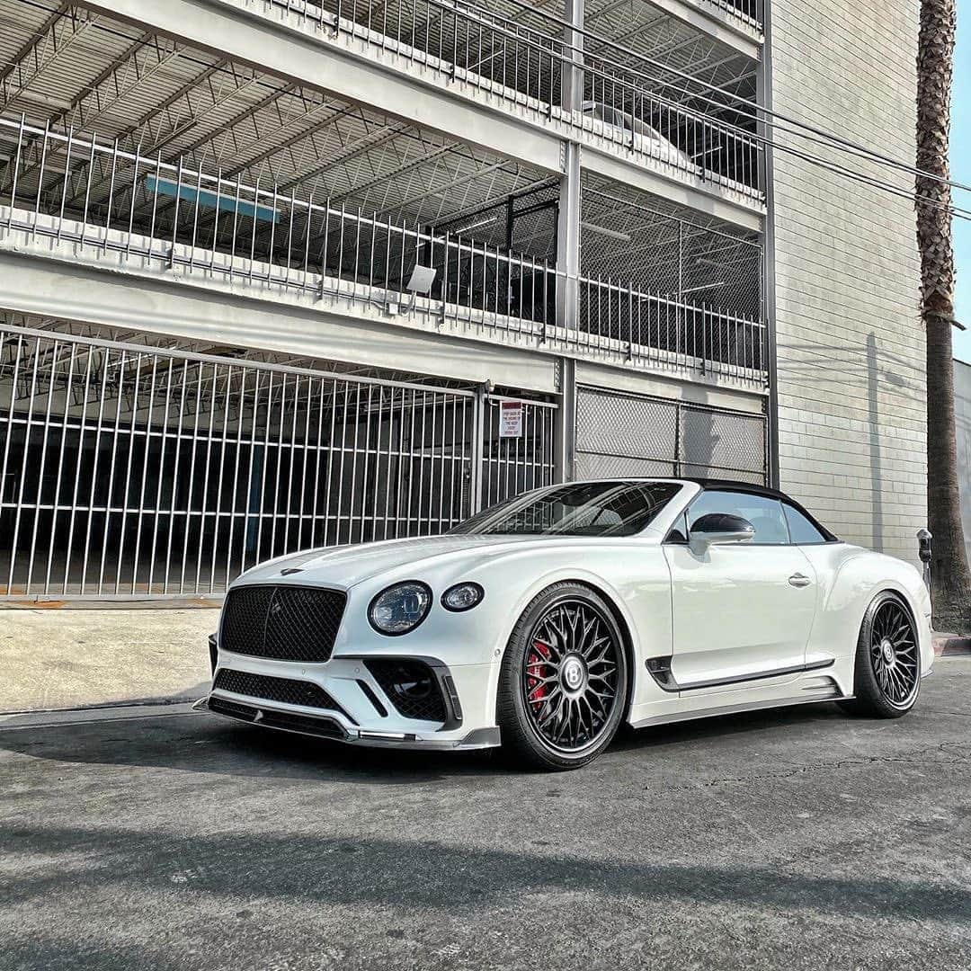 CARLiFESTYLEさんのインスタグラム写真 - (CARLiFESTYLEInstagram)「Mansory Bentley GTC. 👍🏽or👎🏽? Photos @rdbvik @rdbla #carlifestyle」10月26日 13時04分 - carlifestyle