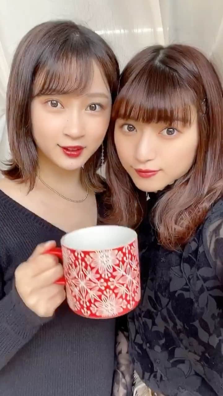 谷口萌衣子のインスタグラム：「最後まで見てね🌙プチプラコスメで大人っぽくボルドーメイクしました〜！  『立命館×同志社コラボ企画』エントリーナンバーも同じ③で 共通点も多い佳菜子ちゃんと♡ . . . 目元にボルドーを入れすぎると怖くなっちゃうから リップメインが良い感じ◎  〈使用したコスメ〉 アイシャドウ ・CANMAKEシルキースフレアイズ04 ・excelリアルクローズシャドウCS02 リップ ・セザンヌカラーティントリップCT3 ローズ系 ・コフレドールスキンシンクロルージュRD-230  @misscd2020_hk03  @missdoshisha  @miss_ritsumei   #ボルドーメイク #秋メイク #ハロウィンメイク #双子コーデ #ミスキャン #ミスキャンパス立命館 #ミスキャンパス同志社 #コスメドリンク #プチプラコスメ」