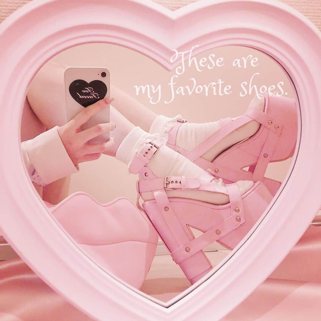 胡桃兎愛のインスタグラム：「👡♡💋」
