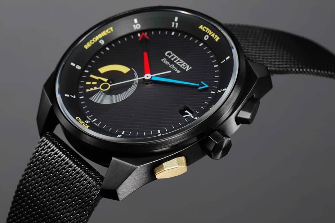 柏の葉 T-SITEさんのインスタグラム写真 - (柏の葉 T-SITEInstagram)「【フェア】「Eco-Drive Riiiver」腕時計に創造を。 「機能」を選ぶ・つくる・シェアする  ﻿ ＜ジャンル＞ワークスタイル ＜期間＞10月30日﻿まで ＜場所＞1F ワークスタイル  2018年に創業100周年を迎えたシチズン時計から、今後の新たな100年に向け、今までの時計づくりの枠にとどまらない新しいアナログタイプのスマートウオッチ「Eco-Drive Riiiver」が誕生。 アプリと連動し、様々な機能を追加することで、自分だけのオリジナルにカスタマイズすることができます。   この度、柏の葉 蔦屋書店では、Eco-Driver Riiiverを体験して頂けるフェアを開催いたします。   【コンセプト】 創造力と感性で、腕時計の可能性は無限に広がる「時間」をもっと、クリエイティブな体験に。 Eco-Drive Riiiverは、これまでの腕時計の常識を超えて、私たちのライフスタイルそのものをアップデートします。 Eco-Drive Riiiverは、時刻を指し示すだけの時計ではありません。   私たちの創造力とアイデア次第で、腕時計でできることやその楽しみ方は無数に広がります。例えば、近くにあるカフェの方角を時計の針が教えてくれる。気になるスポーツの試合経過を腕時計でチェックしたり、街にいる仲間たちに集合の合図を送ったり…。マイクロコミュニティ・サービス「Riiiver」と連動することで、腕時計の可能性は無限大に。さあ、自分好みの時間の楽しみ方を見つけてみませんか？   【Riiiverとは】 これまでの時間の常識に縛られない、新しい「時」の体験を共有するマイクロコミュニティ・サービス「Riiiver」はさまざまなデバイスを基点にして、モノ、サービス、ヒトを有機的に結びつけるマイクロコミュニティ・サービスです。公式アプリ内で提供されている多彩なiiidea(アイデア)をダウンロードすることで、さまざまなモノやデバイス、サービスをつなげることができます。自分でiiideaを作成することも可能です。3つのステップで簡単に作成できるので、特別な専門知識なしに、誰でも欲しい機能やアイデアを形にすることができます。趣味やライフスタイルに合わせて、自分好みのiiideaを自作することはもちろん、他の人に共有することもできます。Eco-Drive RiiiverはRiiiver対応の専用腕時計として、これまでの腕時計の常識をアップデートするような、新しい「時」の体験を提供します。  ⬇️CITIZENについてはこちら @citizenwatchjp     #riiiver #citizen #腕時計  #柏の葉蔦屋書店 #蔦屋書店 #柏の葉tsite #tsite」10月26日 13時46分 - kashiwanohatsite
