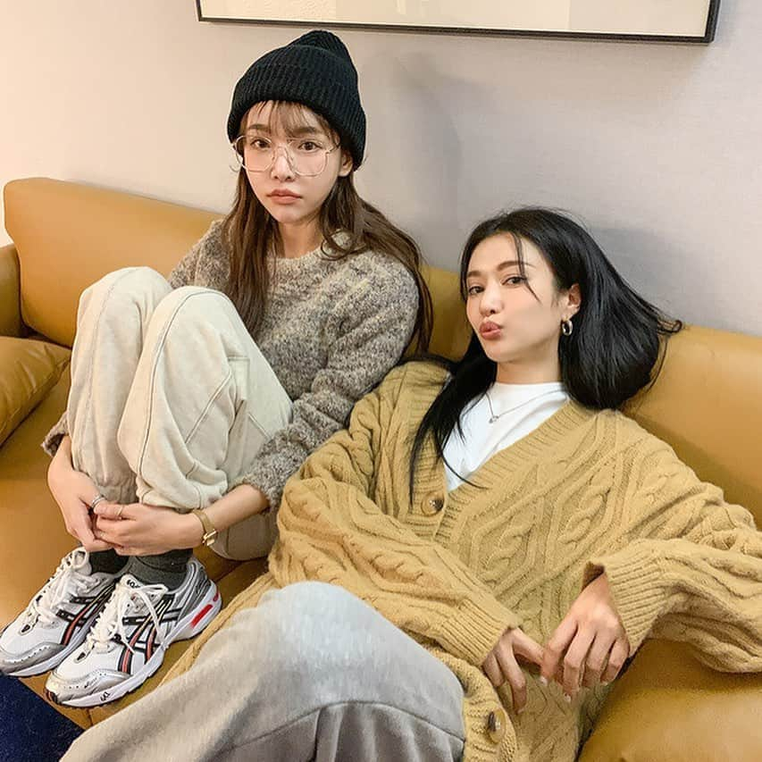 Official STYLENANDAさんのインスタグラム写真 - (Official STYLENANDAInstagram)「Have a Cosy Day~🧡 일상 속 따뜻한 순간들을 함께해 보세요📸 House Party Look 15% 할인!! 기간: ~11월 2일(월) AM 9:00까지  #stylenanda #newarrivals」10月26日 13時48分 - houseof3ce