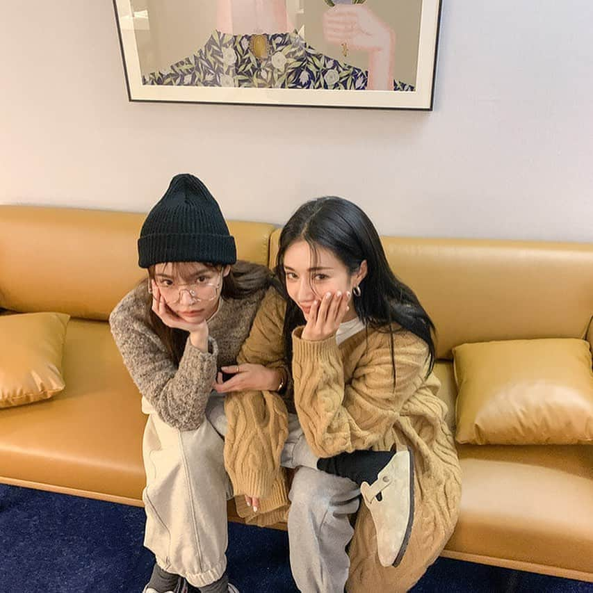 Official STYLENANDAさんのインスタグラム写真 - (Official STYLENANDAInstagram)「Have a Cosy Day~🧡 일상 속 따뜻한 순간들을 함께해 보세요📸 House Party Look 15% 할인!! 기간: ~11월 2일(월) AM 9:00까지  #stylenanda #newarrivals」10月26日 13時48分 - houseof3ce