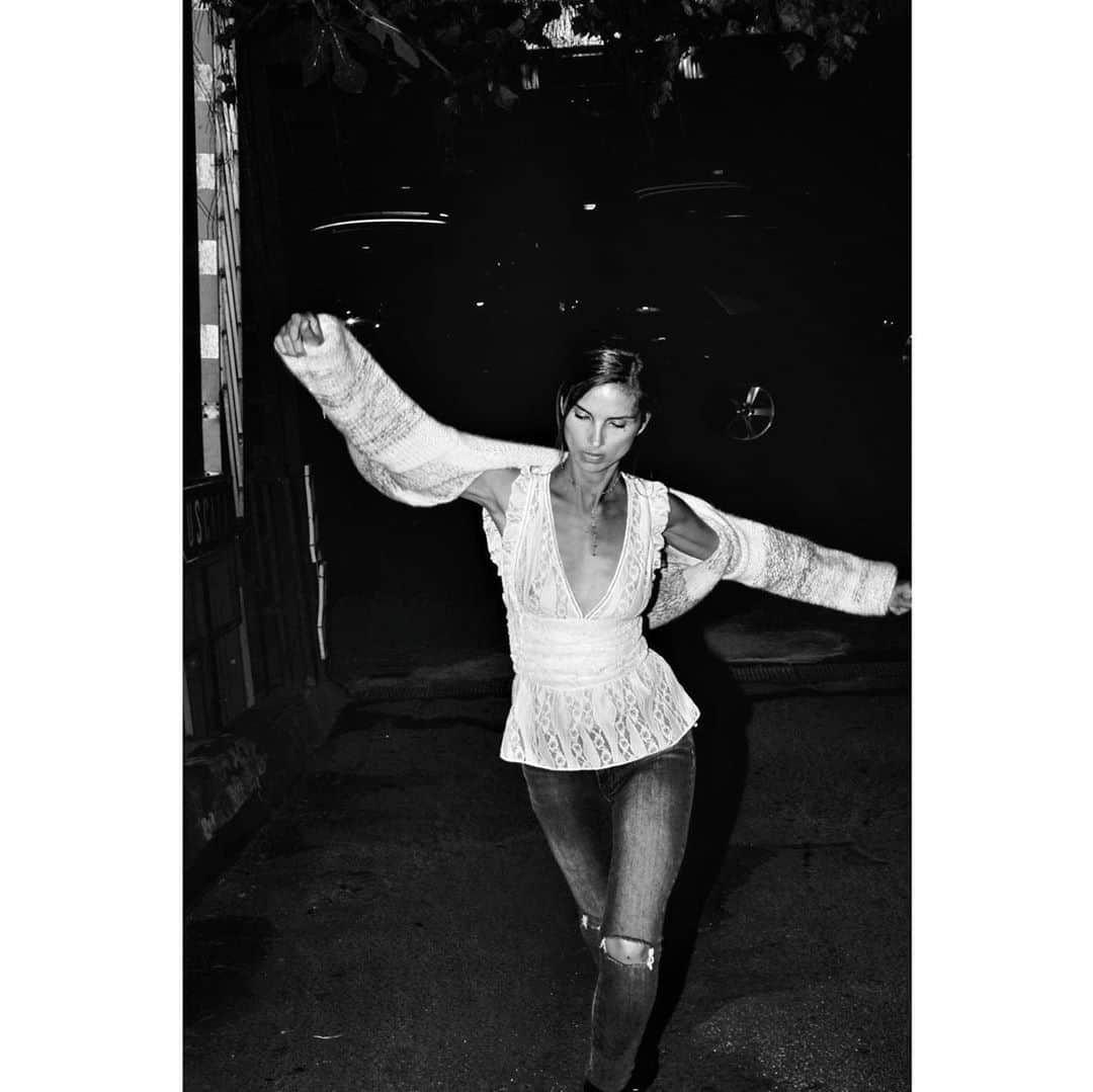 のインスタグラム：「OLINA odia il caldo e le sorprese —————————- CAPITOLO DUE • KTI REALITY  Ph. @steve_panariti  KTI REALITY è un progetto speciale e insolito per Kristina Ti, la scelta di rinunciare a uno shooting patinato per lasciare spazio alla realtà #ktireality #kristinati #madeinitaly」