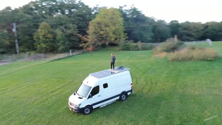 ホーランド・ロデンのインスタグラム：「VAN TOUR  Click to see the last 90 days of blood sweat and tears - literally 😂   @nowhere.vans I could not have does this without you!!! The secret ingredient to the AC, a secret Custom Dog Ramp, and everything in between.  I could not be more proud of this ultimate off grid tiny house. You have made a very personal dream come true.  Thank you to @litbit2.0 and Gib for fueling this adventure in so many ways from your beautiful home to your unbelievable food and generosity.   Link Bio❤️  Also check out nowherevans.com  3 engineers and builders coming to a VAN near YOU」