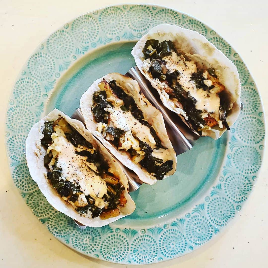 ガソリングラマーさんのインスタグラム写真 - (ガソリングラマーInstagram)「PLANT BASED KALE POTATO CHEESE TACOS #GASOLINEKITCHEN 🌮🥔🥬🌶🧅🧄🧀🌿 @eatcoyotas #cassavaflour #tortillas  @sperofoods #herb #cheese #vegancheese  @jrorganicsfarm #organic #lacinatokale  #potatoes  @doublebatch.co #almondcheese #vegancheese AMERICANA MOZZARELLA PEPPER JACK @fabalishfoods #aquqfaba #queso  @miyokoscreamery #oatmilk #butter  @mountainroseherbs black pepper smoked chili flakes kiawe smoked salt  #vegan #veganfood #whatveganseat #plantbased #vegetarian #VEGANGOOD #vegansofig #veganfoodie #foodie #plantbased #plantbasedfood #plantbasedfoodie #tacos #vegantacos  @gasolineglamour #gasolineglamour  @marketbox.sd  #marketboxsd  @gtfoitsvegan  #gtfoitsvegan」10月26日 23時22分 - gasolineglamour