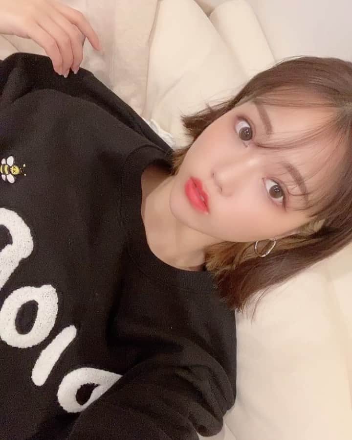 のインスタグラム：「@eyelash_chrissie でまたまつげパーマしてきた❤️❤️ここのまつげパーマめちゃ上がるから本当おすすめ🥰パリジェンヌラッシュをいつもやってるよ〜❣️ 担当の斎藤さんがいつも上手にやってくれます🥰 長持ちするし、化粧が美しく見えるから本当にやってほしい皆にも❣️  そしてお得な情報です😊 私のインスタ見たで全メニュー30%OFFになるので予約時する際に伝えてください♡  #まつげパーマ#まつげ#まつげエクステサロン #美容好きな人と繋がりたい #美容#睫毛パーマ」