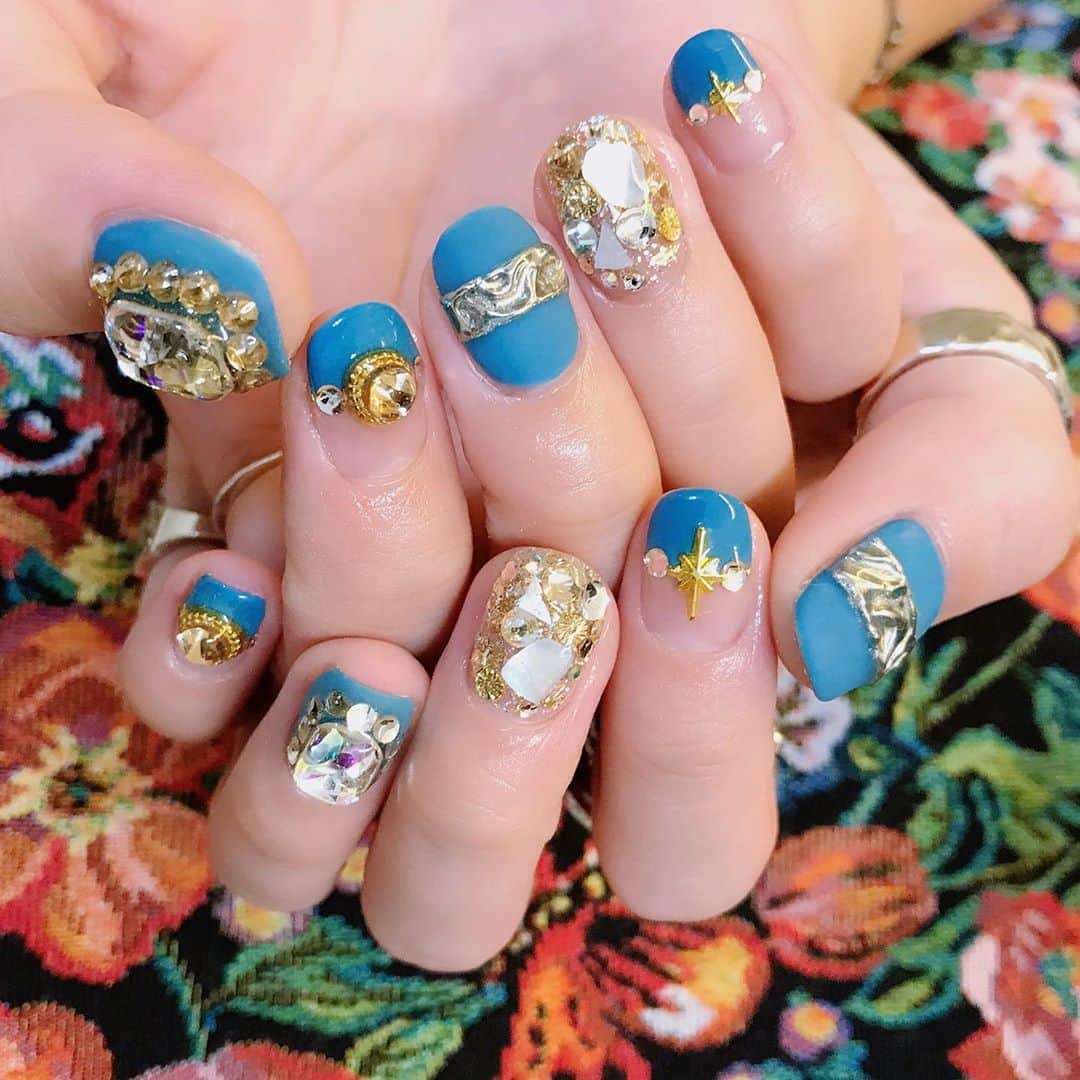 なかやまちえこさんのインスタグラム写真 - (なかやまちえこInstagram)「antique nails.⠀ ⠀ #nail #nails #nailart #ネイル #美甲 #ネイルアート  #japanesenailart #manucure #japanesenails #manicurist #gelnails #أظافر #네일아트 #미용 #vẽmóng #ngườiđẹp  #เพ้นท์เล็บ #искусствоногтя #artedeuñas #เพ้นท์เล็บเจล #ジェルネイルデザイン #ネイルデザイン #senikuku #nagelkunst #アンティークネイル #antiquenails ⠀ @pregelofficial @kimagure_cat_whim @bettygel_official @prexyofficial」10月26日 23時37分 - chiekonakayama