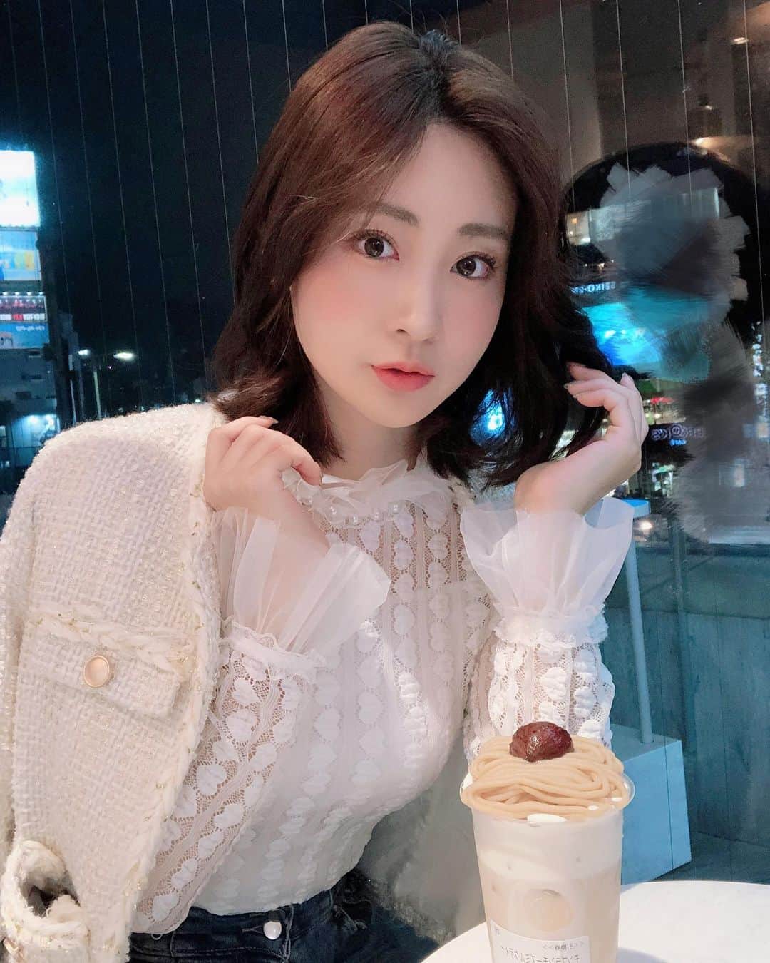 のインスタグラム：「秋の味覚のモンブラン🌰﻿ 久々に外出た気がする…笑﻿ 最近はサイコだけど大丈夫にハマってるよ📺﻿ ﻿ 📢池尻愛梨スケジュール📢﻿ 10月4日(日) R・I・P所属タレント勢揃いのプール撮影会✅﻿ 10月7日(水)お誕生日🎂✅﻿ 10月17日(土)💮はなまる撮影会💮✅﻿ 10月30日(金) 💮はなまる撮影会💮✅﻿ 11月21日(土)💮はなまる撮影会💮﻿ 11月27日(金)💮はなまる撮影会💮﻿ ﻿ ﻿ ﻿ ﻿ ﻿ ﻿ ﻿ ﻿ ﻿ ﻿ ﻿  #romantictokyo #ロマンチックトーキョー﻿ #秋コーデ#ファッション#コーデ#トップス #プチプラ#プチプラファッション#プチプラコーデ#韓国ファッション#オルチャン#オルチャンファッション#韓国コスメ #サロモ　#韓国ファッション　#韓国ファッション通販#fashion#code#ootd ﻿ #タンバルモリ　#ダイエット #Lillybrown ﻿」