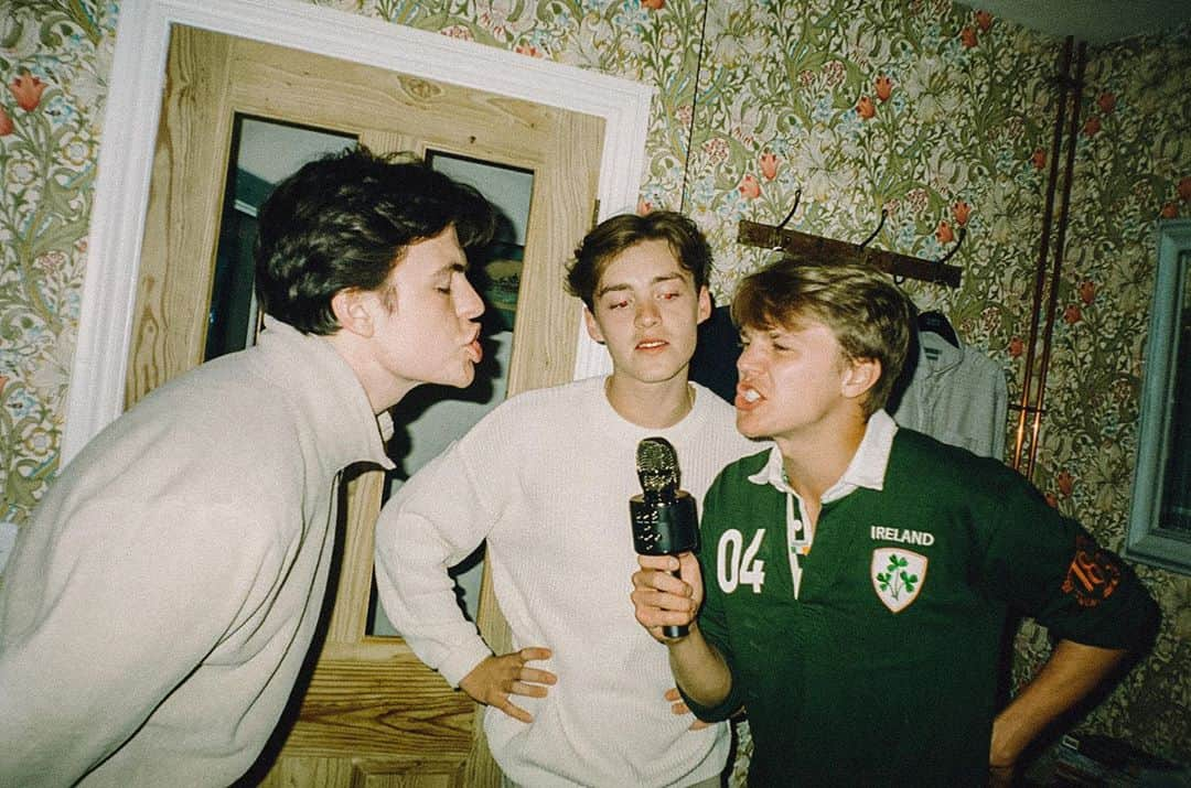 New Hope Clubさんのインスタグラム写真 - (New Hope ClubInstagram)「If you could sing karaoke with us, what song would you choose?」10月26日 23時49分 - newhopeclub