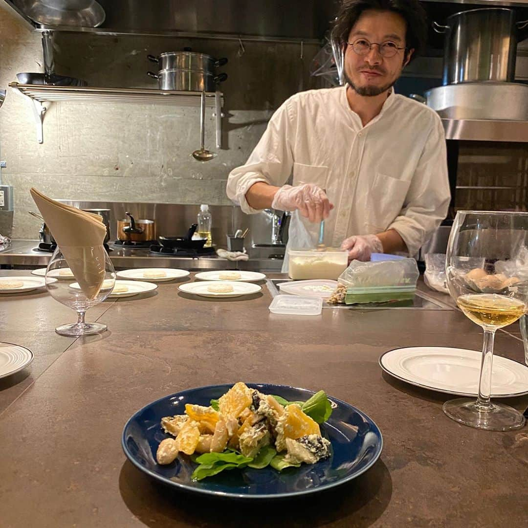 MICHIRUさんのインスタグラム写真 - (MICHIRUInstagram)「松澤さんがいよいよお店を来年からオープンします🍽 ファン一同でプレオープンに おじゃましてきました🍽 場所は世田谷深沢、ちょっと隠れ家的な場所。 詳しくは @hajimematsuzawa_chef のインスタチェック✨ 人柄が食に出ているような重くないどれも優しい味。 ご馳走さまでした🙏 オープンが楽しみ〜✨✨✨ . #arc深沢　#hajimematsuzawa」10月27日 0時10分 - barbiemichiru