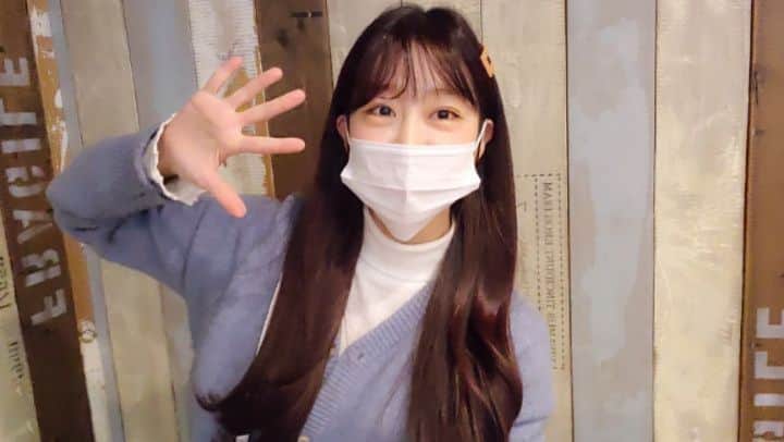 ユジョンのインスタグラム：「라떼양 라떼양 오늘 저녁엔 뭐찍었게에에에 💙」