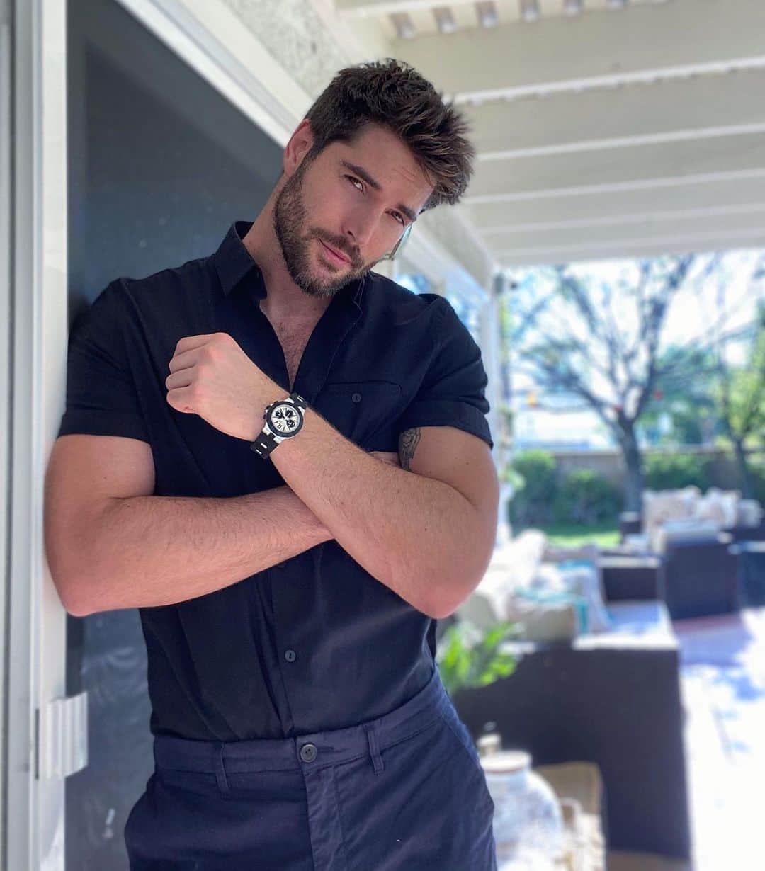 ニック・ベイトマンのインスタグラム：「After 20yrs the @bulgari Aluminium watch is back. #bvlgari #bvlgariwatches #ad #bulgarialuminium」