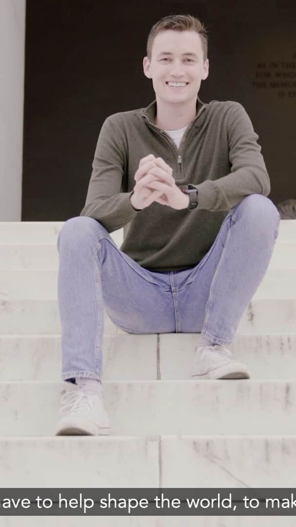 マット・ボマーのインスタグラム：「For @GLSEN’s 30th anniversary, I had the pleasure of meeting  activist and GLSEN alum Austin Laufersweiler @austinsweiler. I’m excited to present Austin's story, and celebrate LGBTQ+ students and their leadership and activism. Austin is one of the most inspiring people I’ve met in a long time.   Please take a moment to get a glimpse into the real stories of LGBTQ+ students, young people who need #RespectEverywhere in order to thrive in schools and beyond.    You can join me in making a gift to GLSEN so they can continue to fight for LGBTQ+ students everywhere. Link in bio to donate.  Special thanks to @joevarca @tamarakrinsky @triciawallin and @bencarver for all of their hard work on this. And to @bensplatt for letting us use your song.」