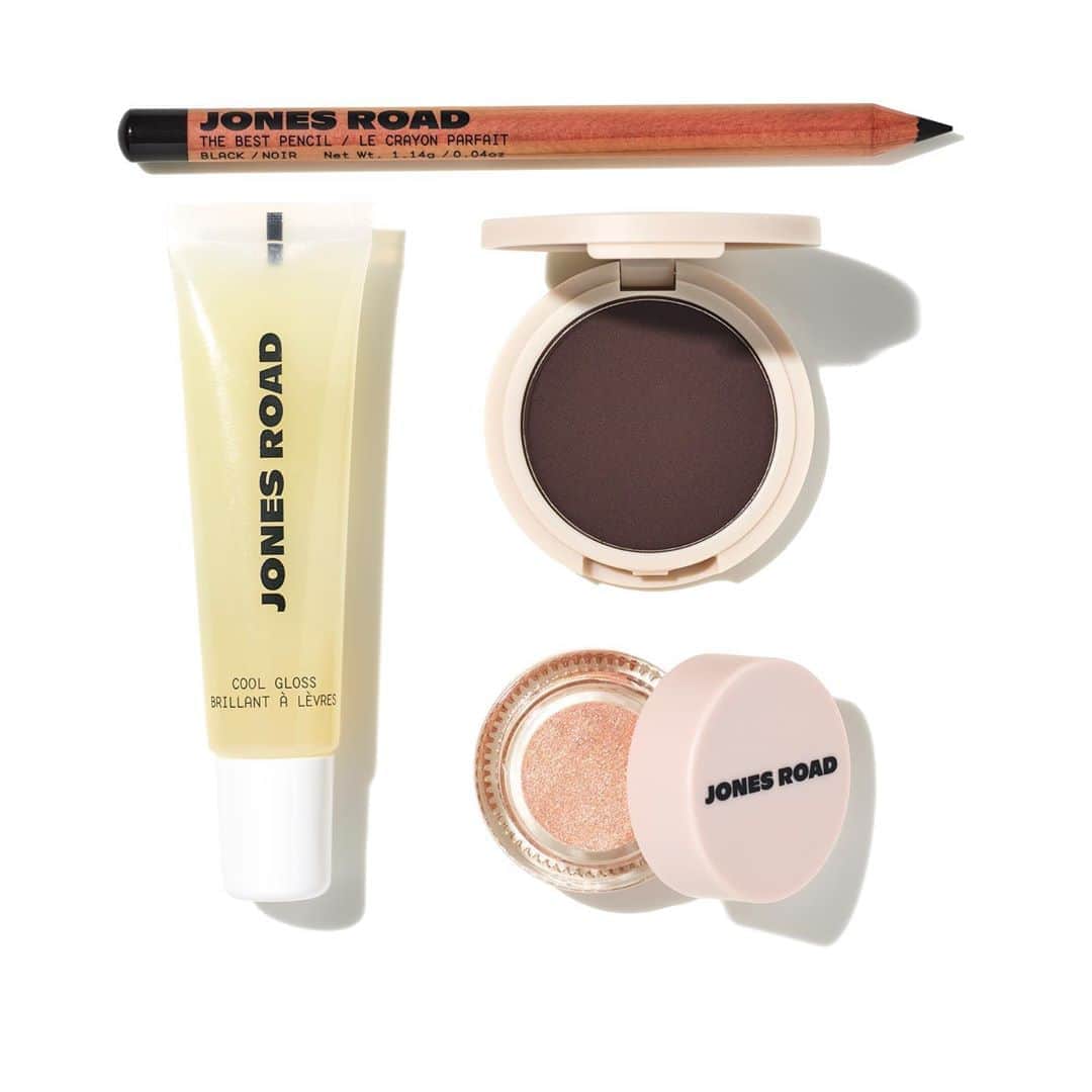 ボビー・ブラウンのインスタグラム：「The Start-Up Kit is a curated  preview of our next couple of launches. Enjoy. Can’t wait to hear what you think. @jonesroadbeauty. Available exclusively at jonesroadbeauty.com.」