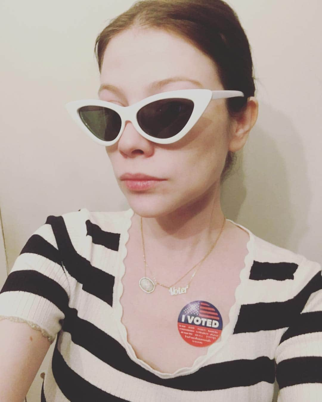 ミシェル・トラクテンバーグさんのインスタグラム写真 - (ミシェル・トラクテンバーグInstagram)「I'm a Barbie girl, living in a Covid world.... And I still #voted #voter 💖」10月27日 0時30分 - michelletrachtenberg