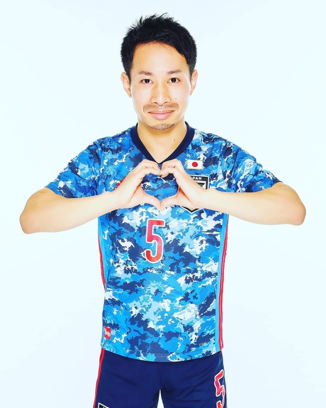 アモーレ橋本さんのインスタグラム写真 - (アモーレ橋本Instagram)「#yutonagatomo  #SAMURAIBLUE #サッカー日本代表 #ものまねJAPAN」10月26日 15時47分 - bravo_hashimoto