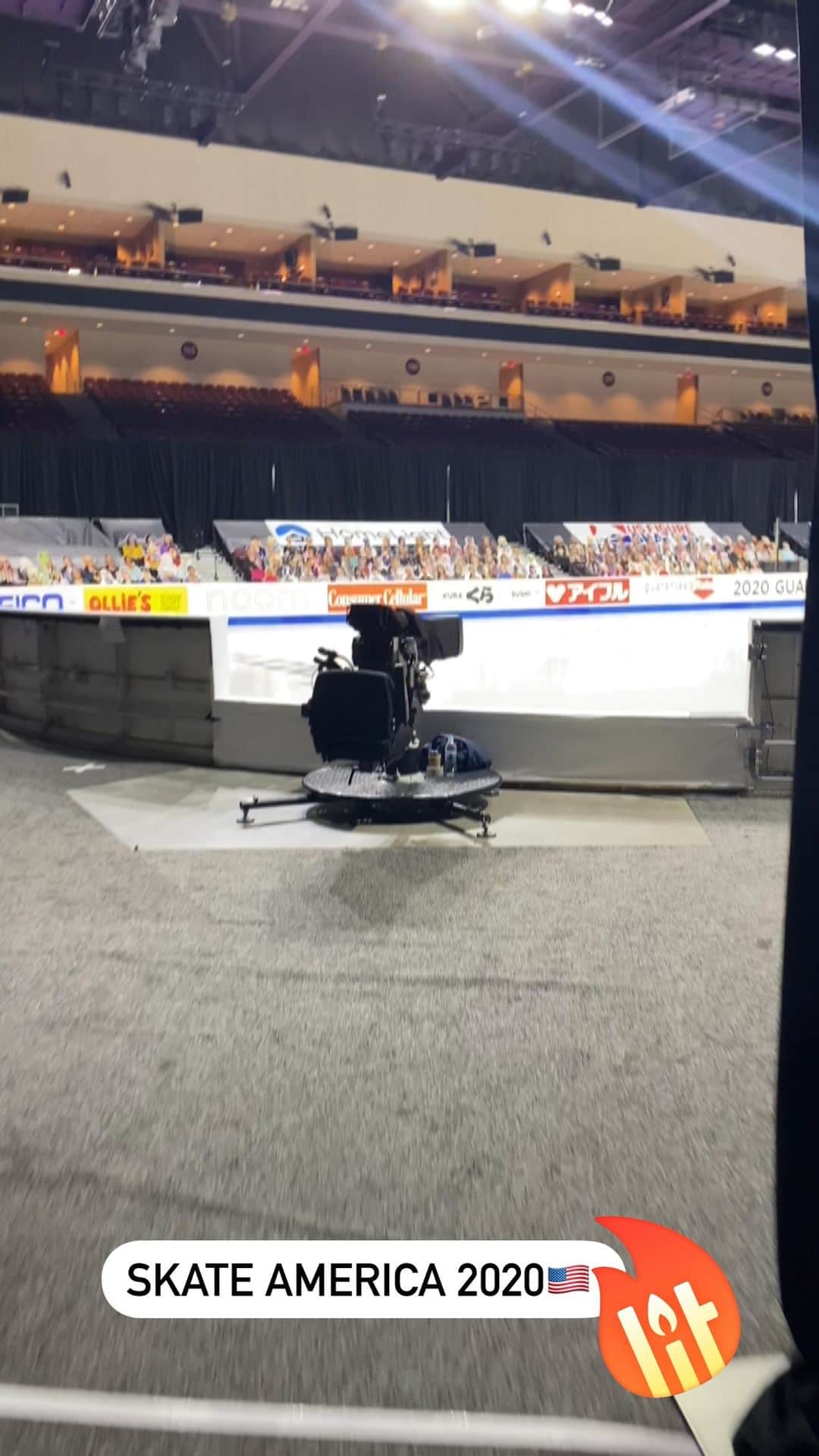 長洲未来のインスタグラム：「JUMPS, JUMPS, JUMPS! ⛸  I wanted to share some behind the scenes since y’all didn’t get to come to #skateamerica this year 😢  #figureskating」