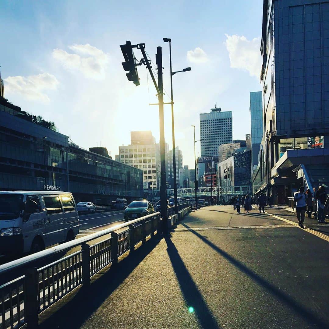 新居昭乃のインスタグラム：「やっとTENEった。」