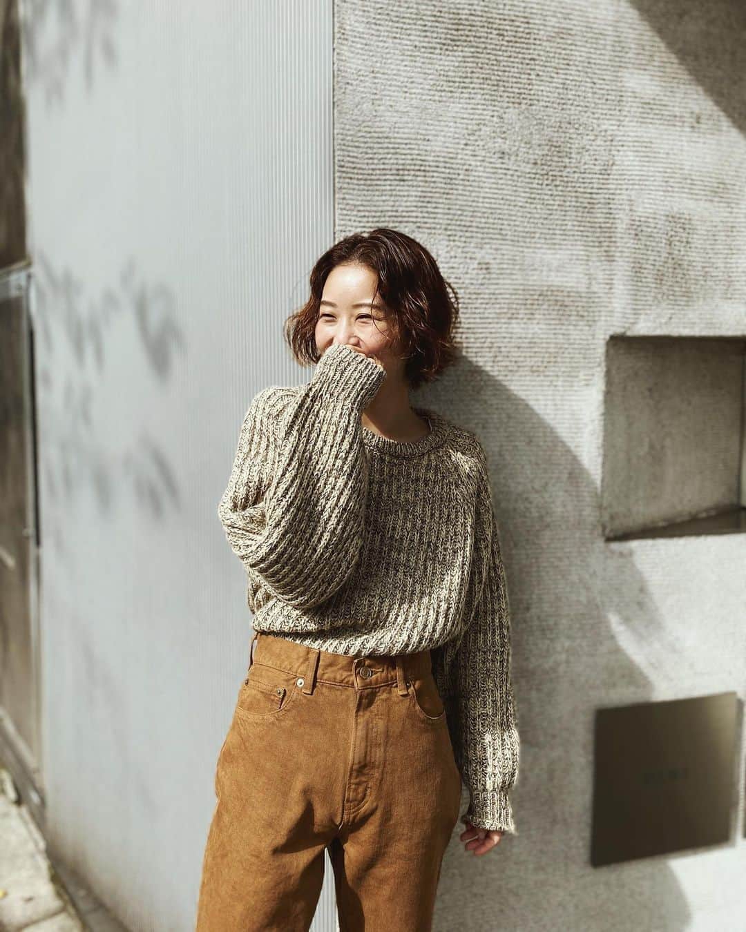 Eri Koyamaのインスタグラム：「. この前の撮影秋晴れで 気持ちよかったな〜🍇🍁 . . @ungrid_official @ungrid_staffsnap @eri_koyama_ #UngridDENIM #153cmコーデ」