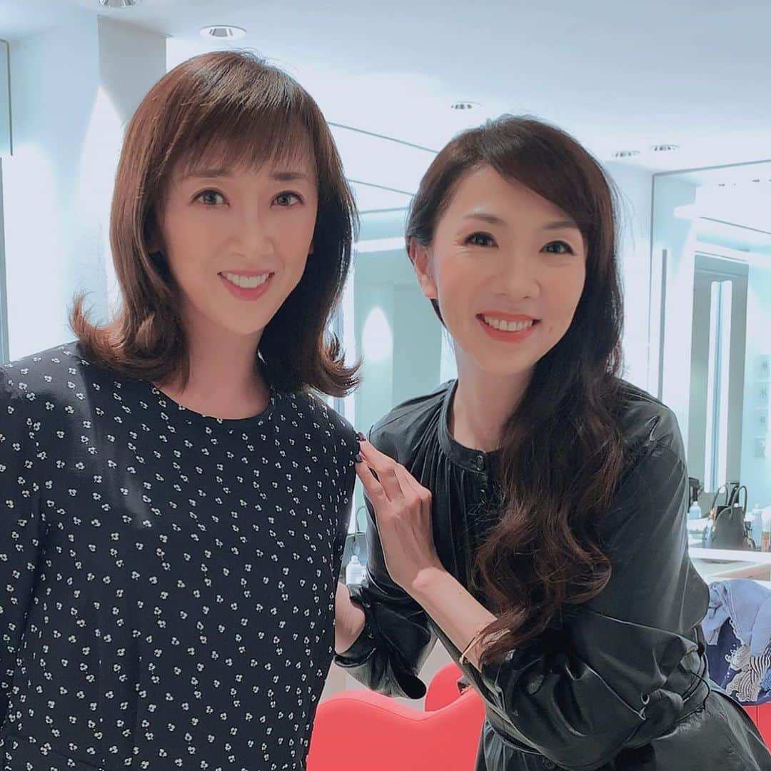 樹里咲穂さんのインスタグラム写真 - (樹里咲穂Instagram)「りかさんこと紫吹淳さんと久しぶりにお会いしたよん💕わーいわーい✨✨撮影楽しかった🥰「ドリームボーイズ」でご一緒できるの楽しみ✨私が初舞台の時の新人公演でりかさんのお役を頂いたというご縁からもう30年😳😳😳 長いお付き合い😆💕💕」10月26日 16時29分 - juripyon1028