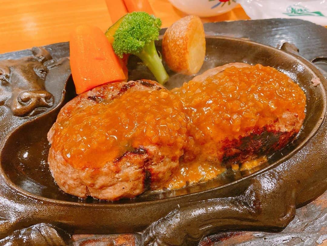 のインスタグラム：「さわやか〜🤤 ・ ・ #炭焼きレストランさわやか #さわやか #さわやかハンバーグ #ハンバーグ #Hamburg #静岡 #静岡県 #げんこつハンバーグ」