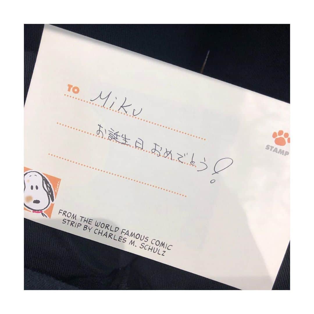 MIKUさんのインスタグラム写真 - (MIKUInstagram)「2020.10.25 私、無事に34歳になりましたぁ♏️♏️♏️  たくさんのお祝いメッセージやプレゼント🥺 みなさま、本当に本当にありがとうございます♥️♥️♥️ いいお天気の中、 大好きなお寿司たべて、 クレープ食べて、 ケーキいただいて、、、 プレゼントもたっくさんで もう幸せすぎて、、、🥺🥺🥺  今、私は新しいスキルの学びの時。 なかなかすぐ結果には繋がらないけど焦らず…🧐  これから続く自分の道をしっかり進んでいけるように。  いつも私を支えてくれる方々への感謝の気持ちは絶対に忘れずに。  大切な人たちや大好きなこと、ものを思いっきり大好きでい続けて、大切にできるように。  日々精進していきますので、 これからもみなさま、 MIKUをどうぞよろしくお願いします♏️  #thankyou #私らしく」10月26日 17時10分 - miku39_ya