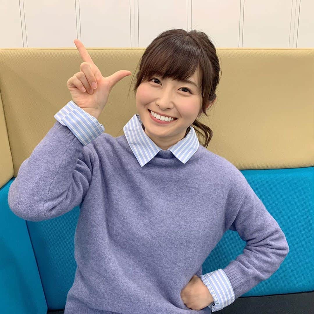 読売テレビアナウンス部のインスタグラム：「#他己紹介リレー 今日は #佐藤佳奈 アナの紹介を三浦が担当します！  華奢なのに、声と動きがパワフル！ 球場での売り子ナンバー2 (ナンバー1でないところがまた何とも‥）は伊達じゃない。 人を注目させる何かを持ってる気がします。  アイドルそのものになりたいのではなく、アイドルが大好きで踊りを完コピすると言う コレまたナンバー2みたいな立ち位置を確立していて面白い存在。  入社面接の際は初めから私、三浦アナのブース。聞いてみたら‥ あっ？そうでしたっけ？ とアッケラカンとしているのも魅力の一つかな？ 目指せ、ナンバー1  #アナウンサー #関西 #読売テレビ #三浦隆志 #さかな #アイドルコピーダンス #ytv #すまたん #ケンミンショー #土曜はダメよ #ミヤネ屋」