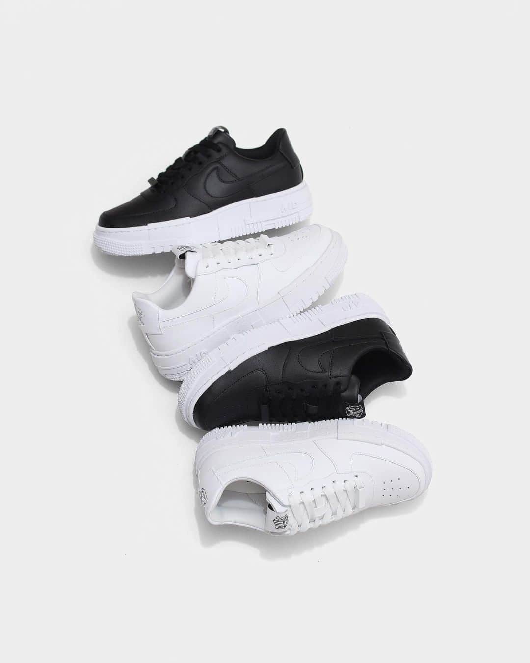 A+Sのインスタグラム：「2020. 10. 29 (thu) in store  ■NIKE WMNS AF1 PIXEL COLOR : BLACK, WHITE SIZE : 23.0cm - 28.0cm PRICE : ¥11,000 (+TAX)  スニーカーの歴史を塗り替えた一足。 あなたはいつだって最高にクール。ナイキ エア フォースワン ピクセル LXで、それを証明しよう。リニューアルされた、女性による女性のためのオフコートスタイル。 新しいロゴときちんと感のあるアッパーが、新鮮でユニークな多用途性を実現しました。湾曲したソールとミッドソールの大きなモザイク模様のディテールが、モダンな雰囲気をプラス。 逆さのスウッシュのデザインが、ひるまない大胆さを表現しています。「ゲームに参戦しているだけじゃない、ゲームをリードしているんだ。」  A pair that rewrote the history of sneakers. You are always the coolest. Prove it with the Nike Air Force One Pixel LX. Renewed off-coat style for women by women. The new logo and neat upper give it a fresh and unique versatility. Large mosaic details on the curved sole and midsole add a modern touch. The upside-down swoosh design expresses unwavering boldness. "I'm not just in the game, I'm leading the game."  #a_and_s #NIKE #NIKEAIRFORCE1 #NIKEAIRFORCE1PIXEL」