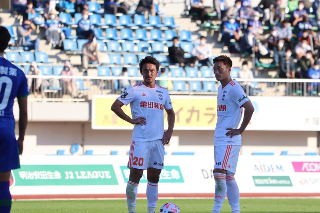 田上大地のインスタグラム：「昨日の徳島戦で5連戦終わりました！ 5連戦を終えて、自分自身下手だけど、もっとチームに勝ち点をもたらせる選手になりたいと強く感じました。 自分とチームの課題に向き合い、とにかく目の前の試合に全力を注いで戦っていきます👍 オフを挟んで次は11月1日(日)ホーム東京ヴェルディ戦です！ 応援よろしくお願いします🔥 #twelvefootball  #アルビレックス新潟 #albirex #albirexniigata #niigata #j2 #j2league #アイシテルニイガタ #50」