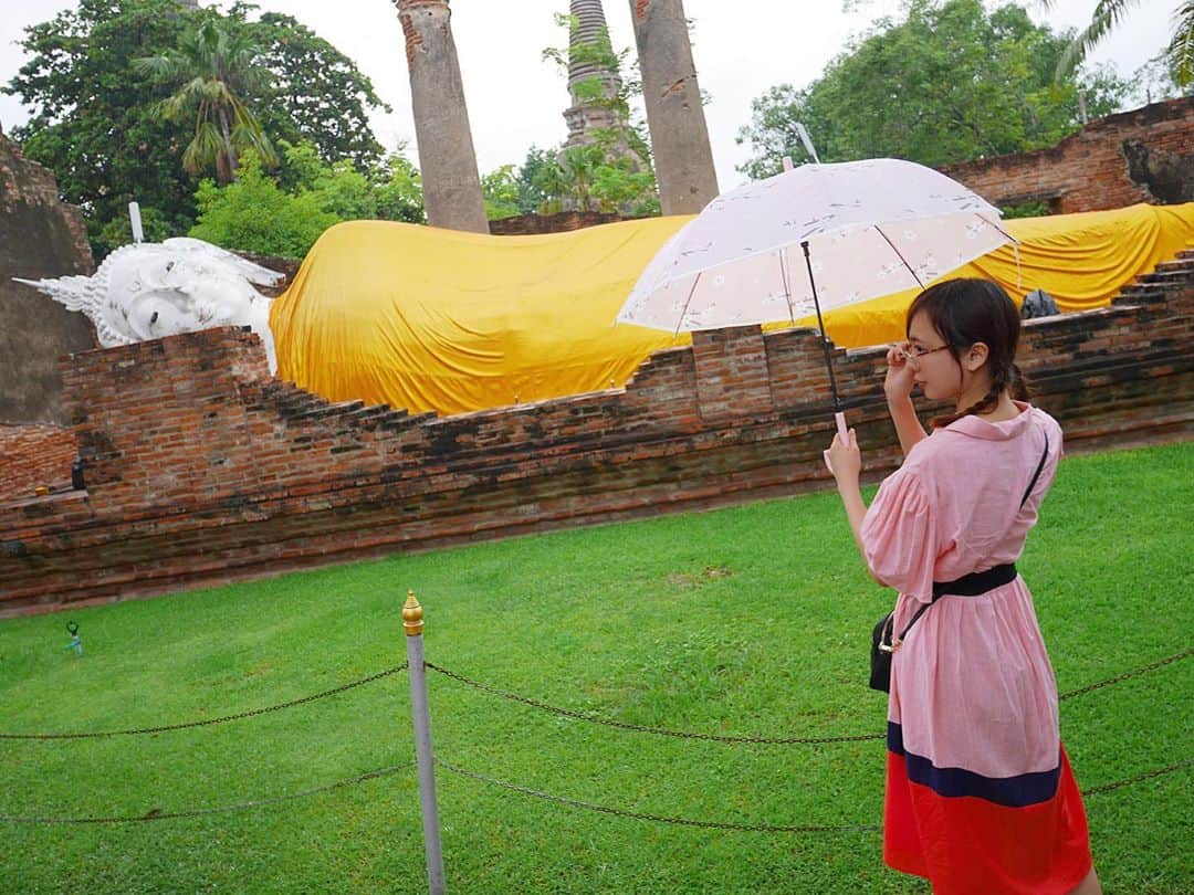 鎌田紘子さんのインスタグラム写真 - (鎌田紘子Instagram)「タイの、寝てる仏像。 Kindle写真集、vacation vol.2 の時のオフショット~~~ 雨降ってたんだな。　　Kindleも何作かあるから見てね~ . . #Kindle #タイ🇹🇭」10月26日 17時39分 - hirokokamata12