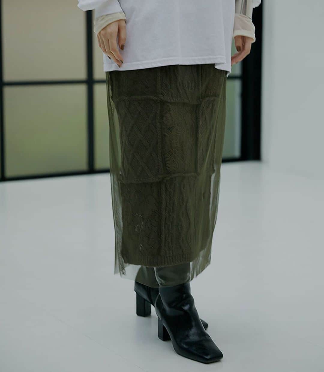 Ameri vintageさんのインスタグラム写真 - (Ameri vintageInstagram)「10.27(tue)12:00 PATCHWORK KNIT SKIRT will be released. .  #ameri #amerivintage #shopping #fashion #japan #skirt」10月26日 17時54分 - amerivintage