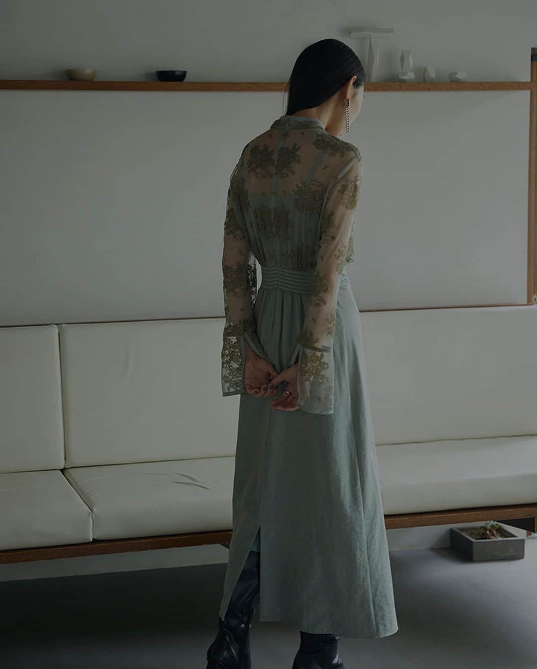 Ameri vintageさんのインスタグラム写真 - (Ameri vintageInstagram)「10.27(tue)12:00 FLOWER LACE DRESS will be released. .  #ameri #amerivintage #shopping #fashion #japan #dress」10月26日 17時54分 - amerivintage