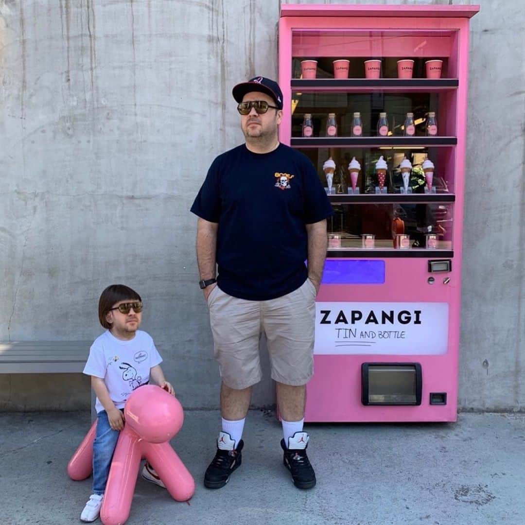 サム・ハミントンのインスタグラム：「My mini me’s 나의 미니미들」