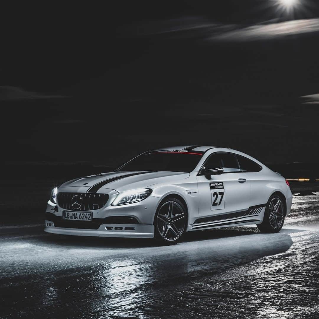Mercedes AMGさんのインスタグラム写真 - (Mercedes AMGInstagram)「Join the #WorldsFastestFamily and experience pure winter driving pleasure with the #AMGdrivingacademy! amg4.me/Ileijeff  #AMGexperiences #MercedesAMG #DrivingPerformance」10月26日 18時00分 - mercedesamg