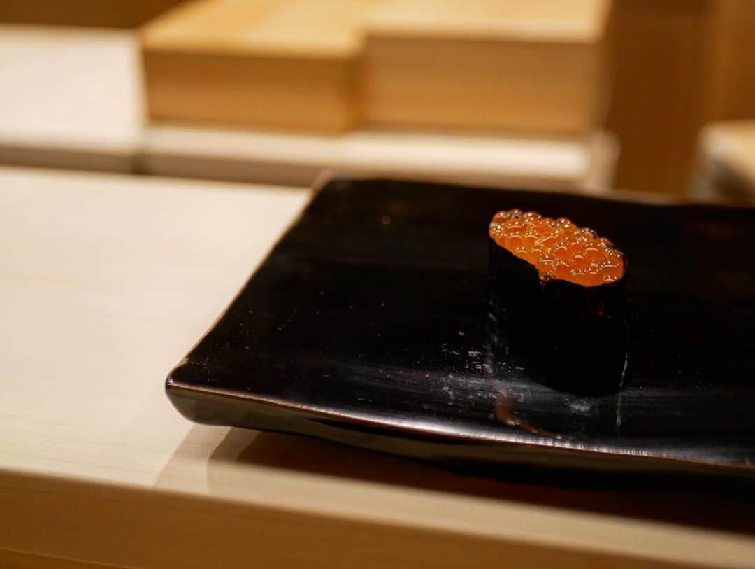 仲村美香さんのインスタグラム写真 - (仲村美香Instagram)「握り🍣 量が多すぎて載せきれない、笑 美味しかったなぁ😭♡ 日本1の味を体験できて 幸せな日でした…🤤💕笑 芸術的に美しい！ ありがとうございました😢♡ ・ ・ ・ ・ #お寿司#寿司#sushi#すぎた#sugita#日本1#japan#🇯🇵#🍣」10月26日 18時00分 - mikapu0519