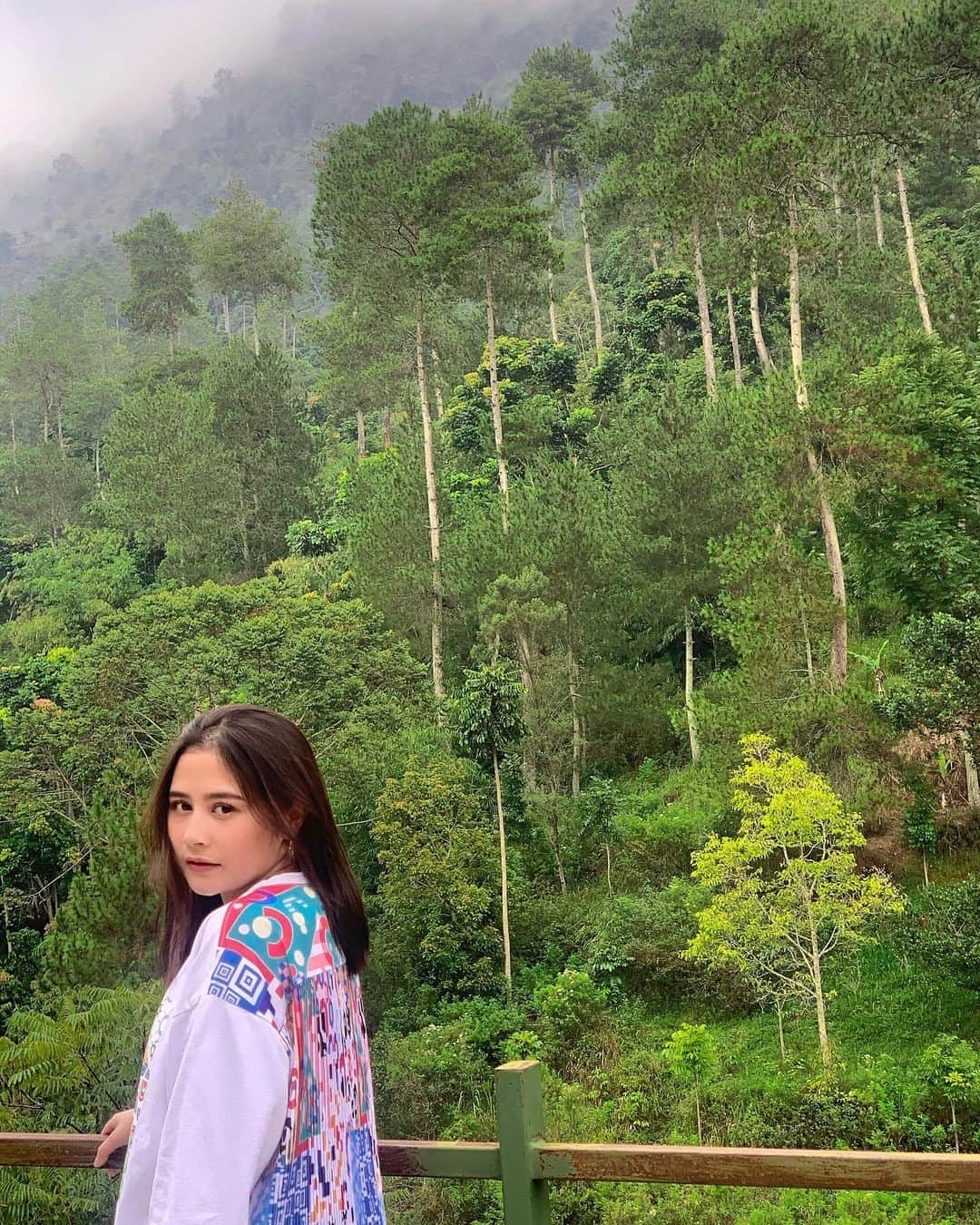 Prilly Latuconsinaさんのインスタグラム写真 - (Prilly LatuconsinaInstagram)「🌳🌱🌿」10月26日 18時20分 - prillylatuconsina96