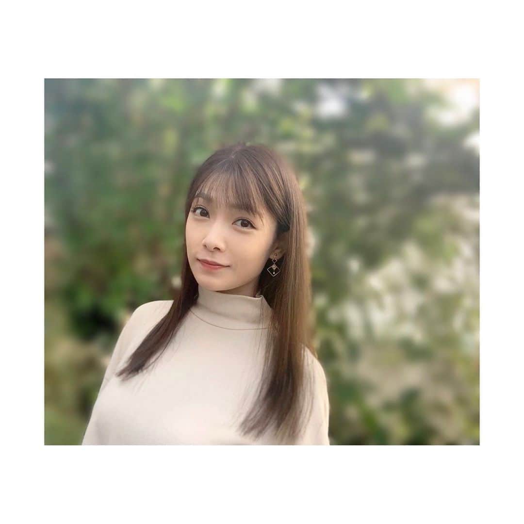 のインスタグラム：「. 美容院へ💇‍♀️ サラッサラにしていただきました✨ @lovest_oto さんいつもありがとうございます☺️  #hairsalon #lovest  ———————————————  外岡えりか2021年カレンダー 発売記念イベント  11月1日（日）13：00～ ブックファースト新宿店  #2021カレンダー #カレンダーイベント  ———————————————」