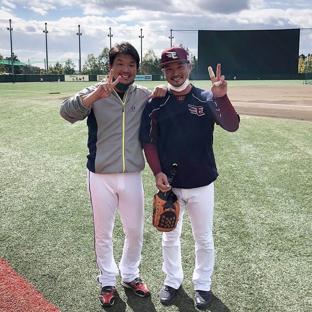 大西宏明のインスタグラム：「ドラフト前日の昨日は仙台で楽天イーグルスの若手選手と交流戦でした⚾️  18年前のドラフト同期入団のゴンゾウ　#横山徹也  @626gonzo も元気でした🤗  @55gomez55  #後藤武敏　も @toshiaki.imae #今江敏晃 も #久保裕也　#館山昌平   皆んな元気でしたーー😁  #東北楽天ゴールデンイーグルス  #プロ野球 #交流戦 #さわかみ関西独立リーグ  #野球 #ドラフト #同期入団 #久しぶり #再会 #野球の繋がりに感謝  #野球好きな人と繋がりたい  #smile #ほなっ！！」