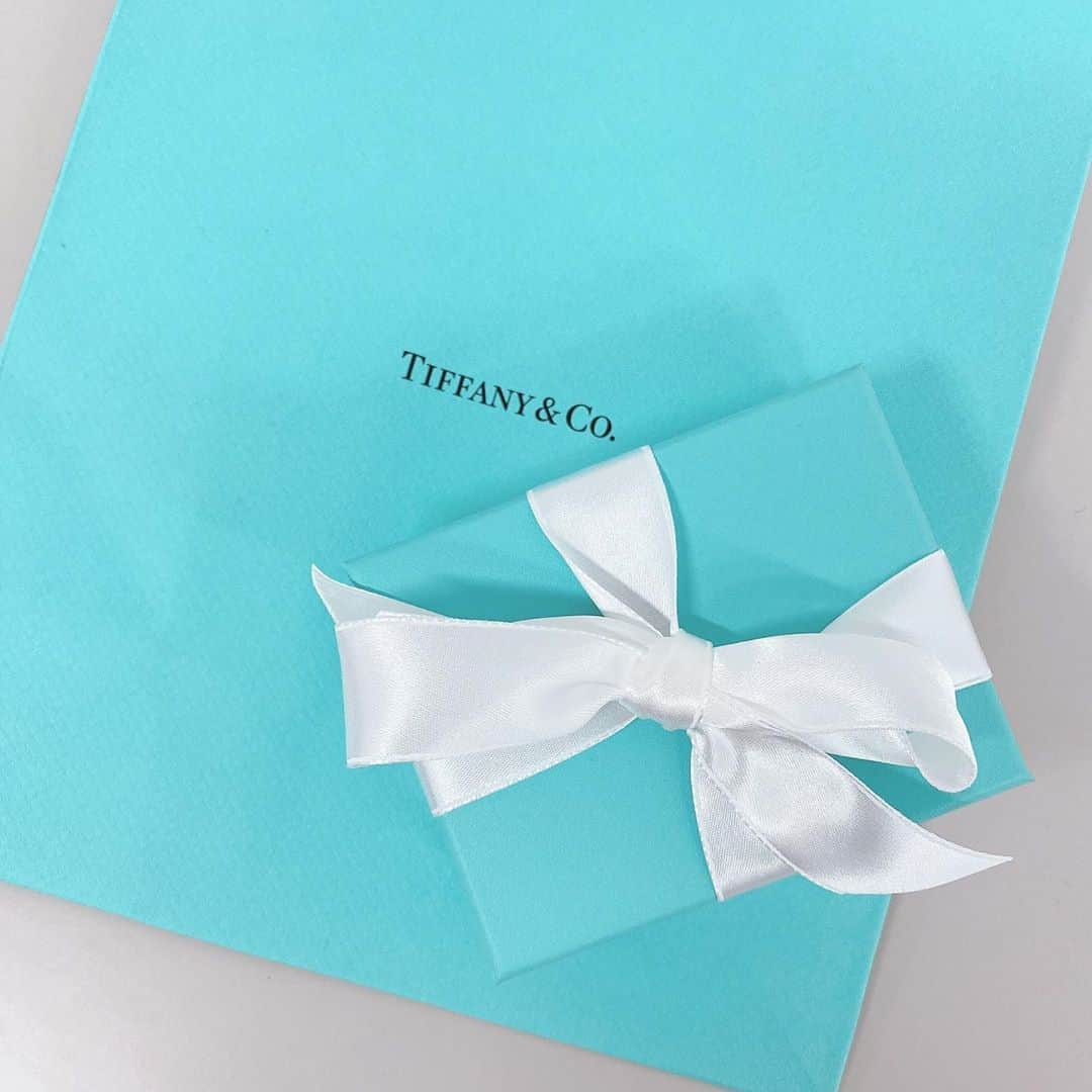 高橋みおさんのインスタグラム写真 - (高橋みおInstagram)「🤍 、 @tiffanyandco ♡ 新しいブレスレットかわい〜☺︎ 、 、 、 、 、 #tiffany #bracelet #smile」10月26日 18時30分 - miochin052