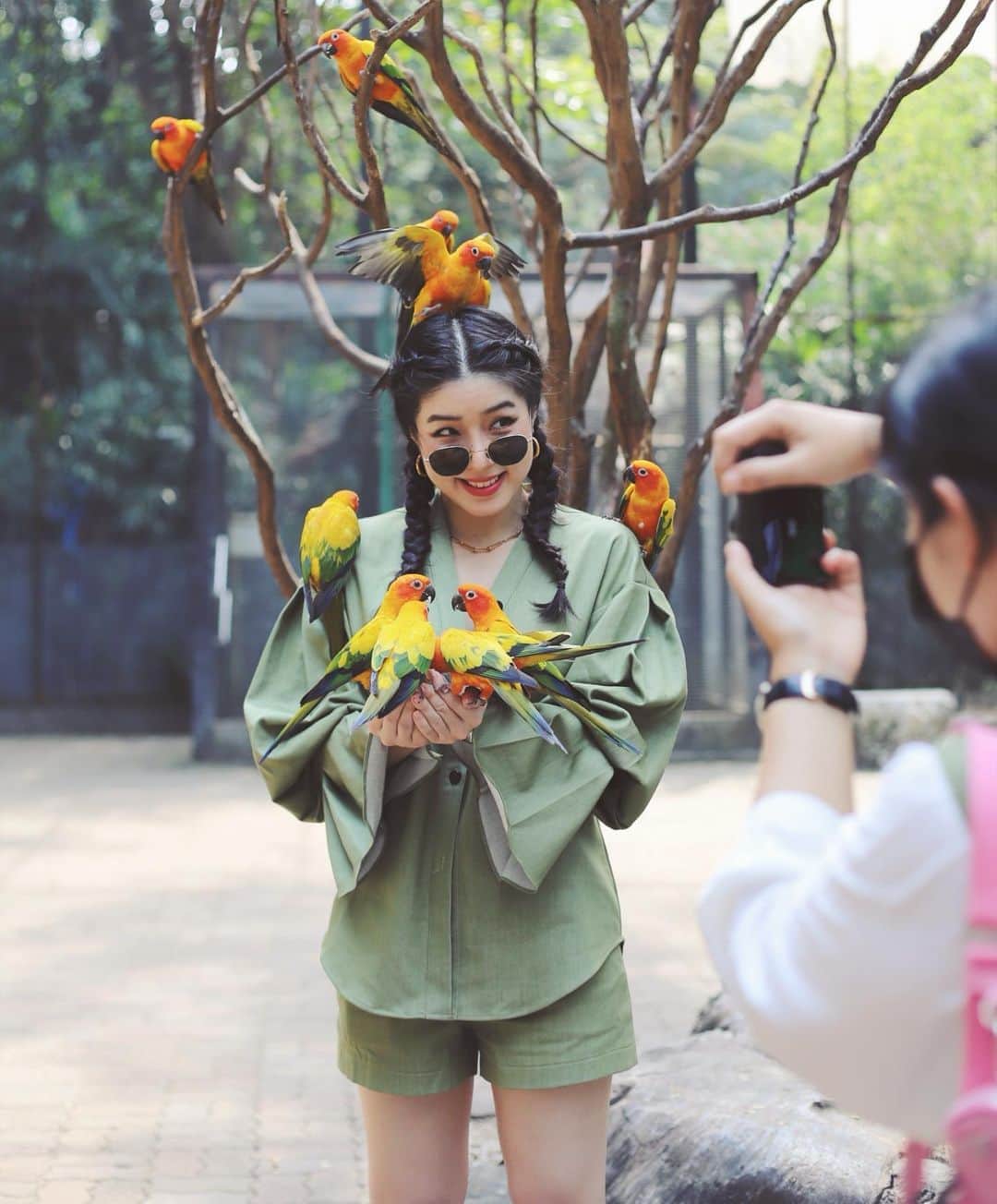 GYEON SEOのインスタグラム：「_* 🥜🦜🥜🦜 . . @minddmakeup  @khantarot_ball  @blueeye.studio」