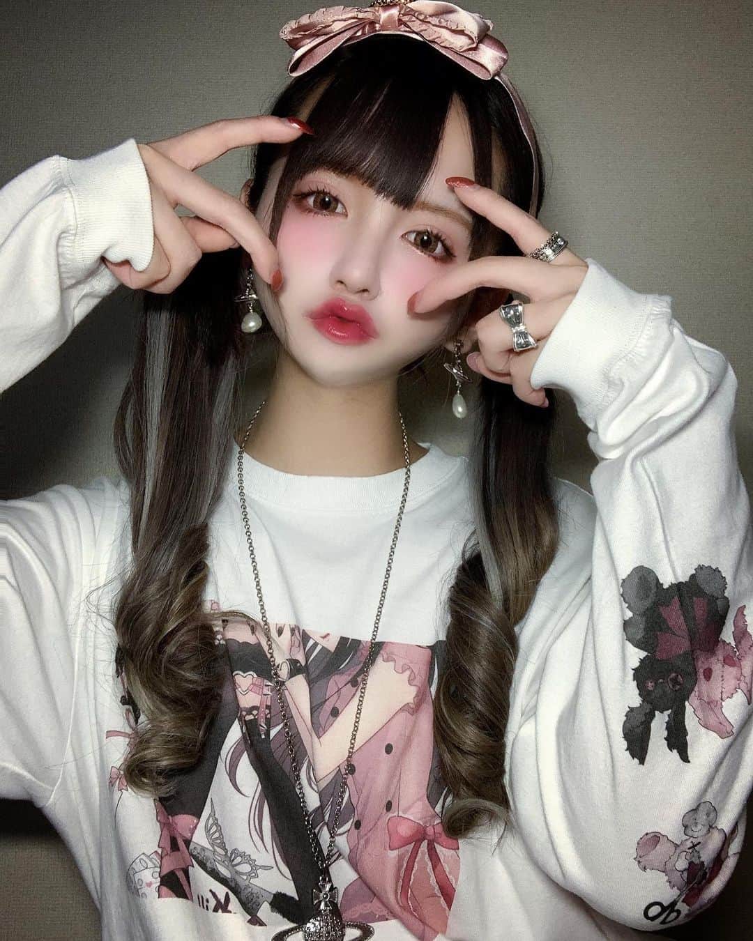天使ゆらのインスタグラム：「絶望しか可愛くない。  #ニューハーフ　 #av女優　 #地雷女 #地雷系女子 #量産型 #量産型女子 #マーズ #プリメロ #リボン #シールエクステ #エクステ」