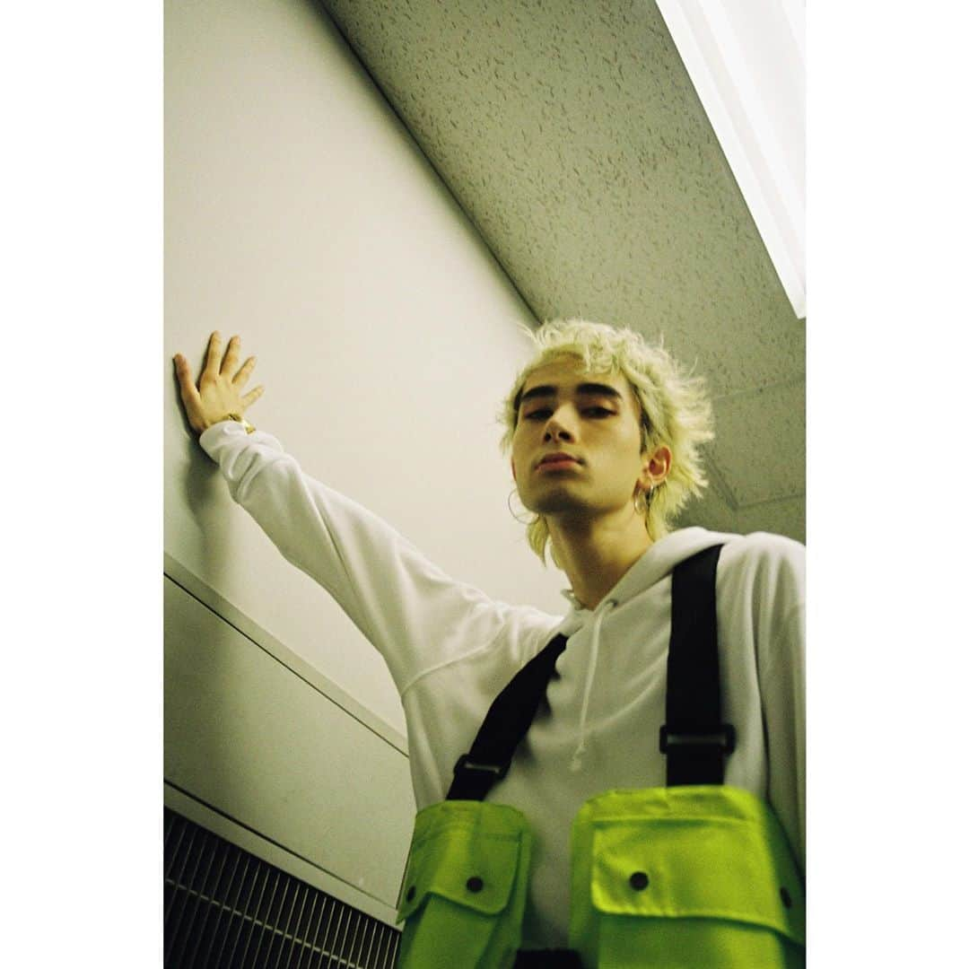 【公式】FAKE MOTION -卓球の王将-さんのインスタグラム写真 - (【公式】FAKE MOTION -卓球の王将-Instagram)「﻿ 大好評いただいた #ジャンカメ 企画📸﻿ ラストは我らがジャンカメラマン！﻿ 撮影したのはこの方…！﻿ ﻿ ╋━━━━━━━━━━━━━━╋﻿ ﻿ 　𝙹𝙴𝙰𝙽 𝙺𝙰𝙸𝚃𝙾﻿ ﻿ 　𝚙𝚑𝚘𝚝𝚘 𝚋𝚢 𝚃𝚂𝚄𝚈𝙾𝚂𝙷𝙸 𝙵𝚄𝚁𝚄𝙺𝙰𝚆𝙰﻿ ﻿ ╋━━━━━━━━━━━━━━╋﻿ ﻿ #ジャン海渡﻿ #古川毅﻿ #FAKEMOTION #フェクモ」10月26日 18時50分 - fakemotion_pj