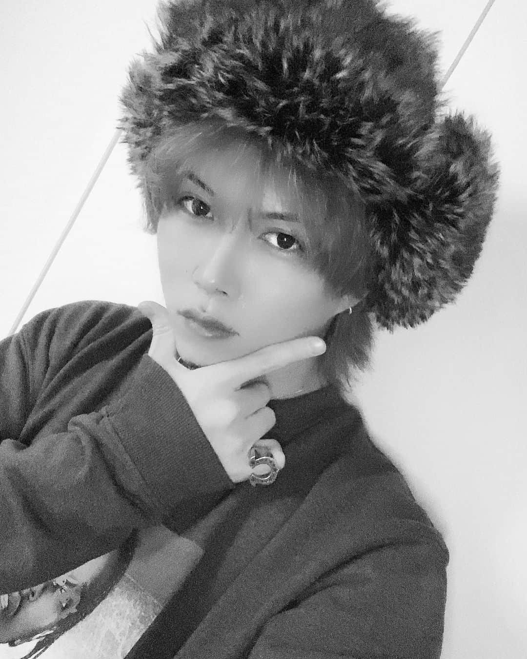 のインスタグラム：「mofumofu wolf🐺❄️ ださめのポーズにはつっこまないでください . #ootd #fashion #instafashion #supreme #randyjam #tenderloin #instagood #autumn #winter #tokyo」