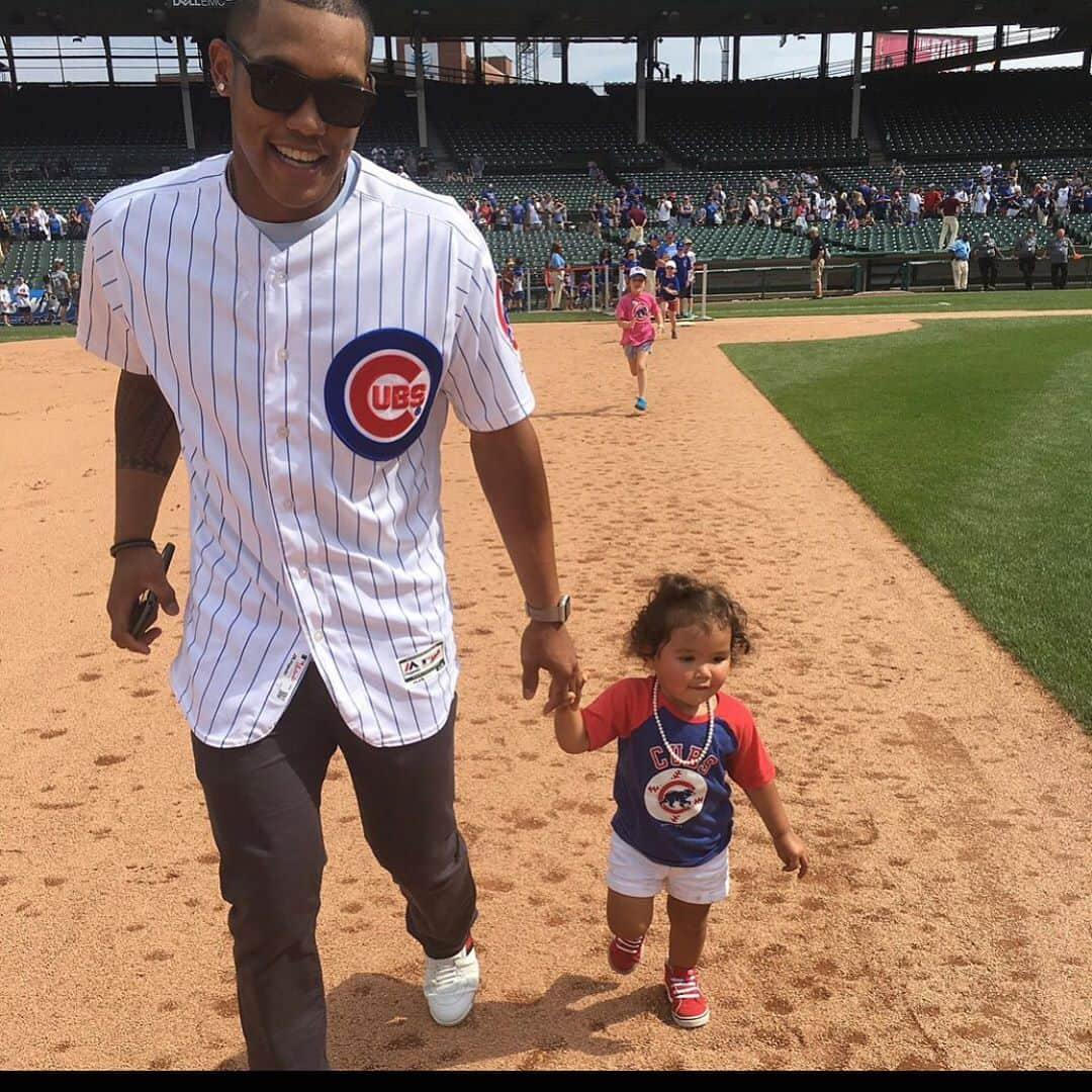 アディソン・ラッセルのインスタグラム：「Baby girl in the park dancing!😁Can you say queen👑」