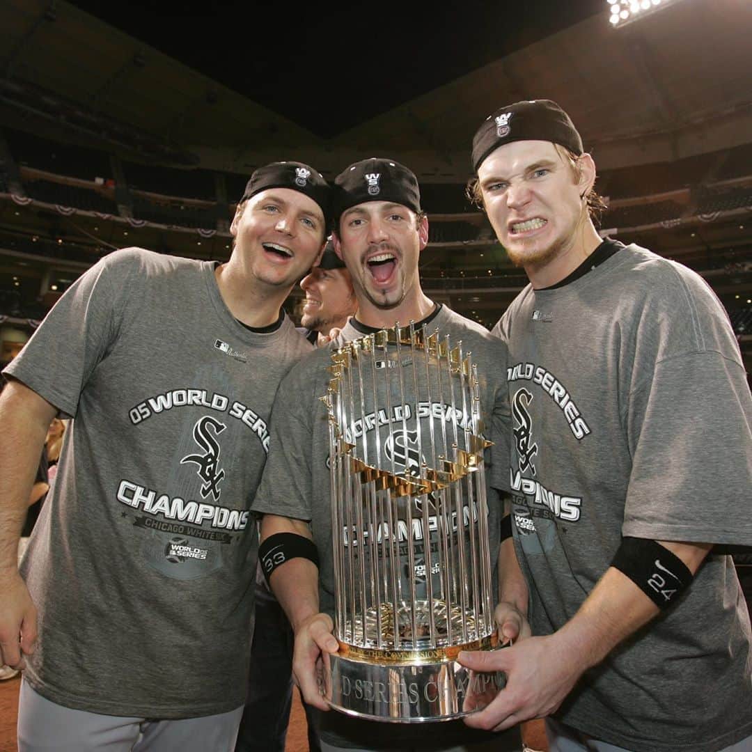 シカゴ・ホワイトソックスのインスタグラム：「#OTD in 2005: the #WhiteSox  completed a 4-game sweep of the Houston Astros to win the World Series.」