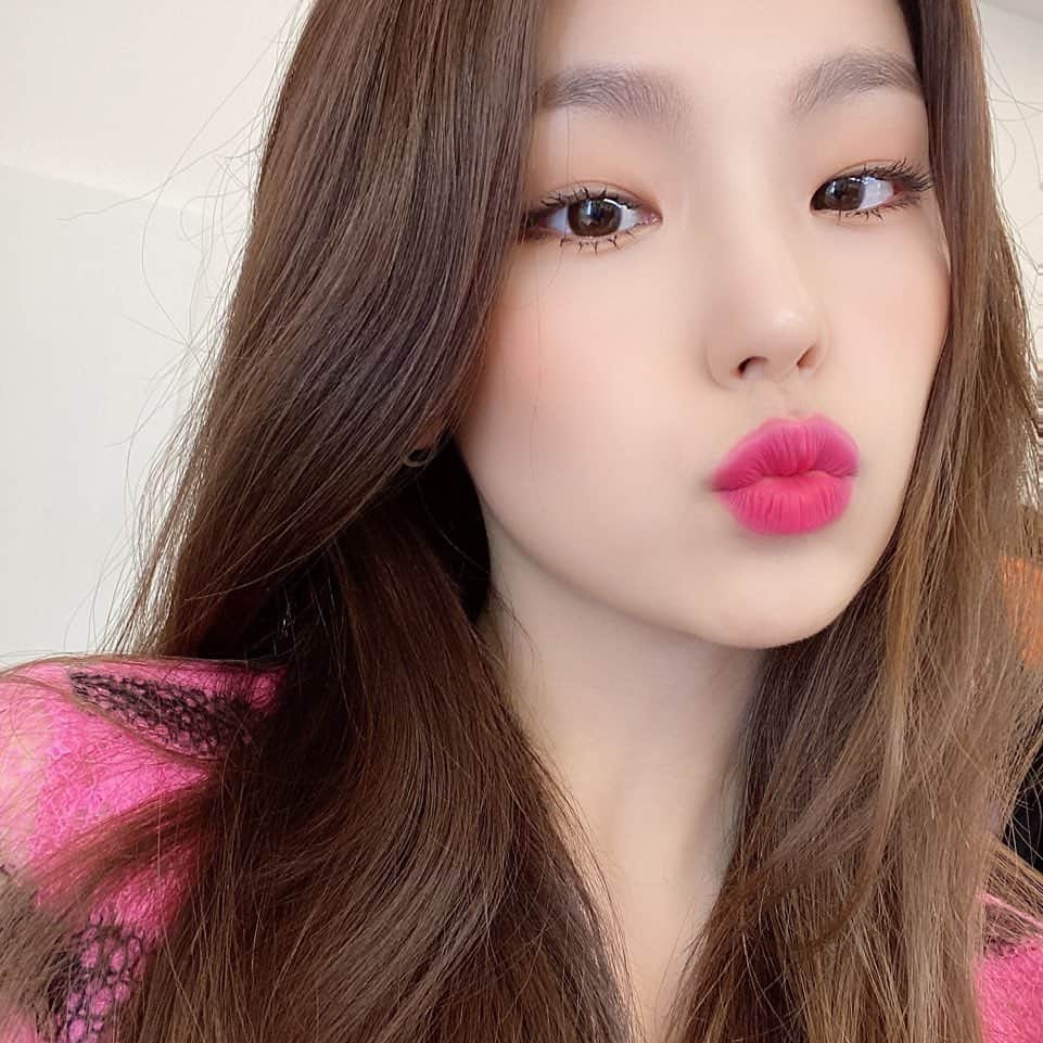 ITZYさんのインスタグラム写真 - (ITZYInstagram)「PINK PINK💋」10月26日 19時25分 - itzy.all.in.us