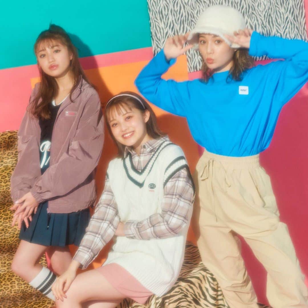 のインスタグラム：「Popteen11月号はもうみんな見てくれた〜？✨✨ オフショを公開しちゃうよ📷♡ まだGETしてないティーンズは急いで〜💨💖  #Popteen#11月号#POPモデル#浪花ほのか#ほのばび#香音#のんのん#福山絢水#あやみん#オフショ」
