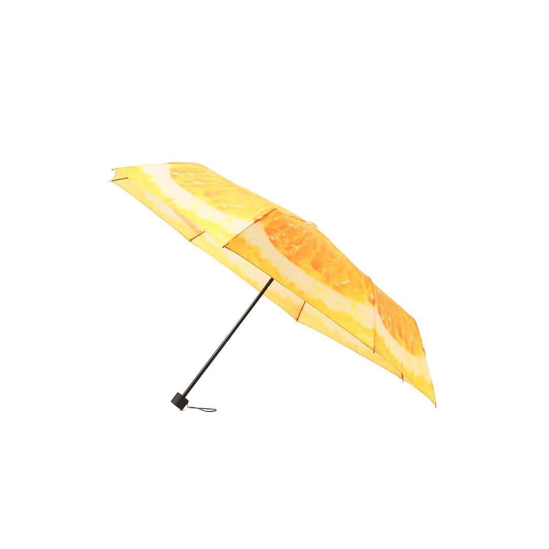 BEAMS ZAKKAさんのインスタグラム写真 - (BEAMS ZAKKAInstagram)「Esschert Design / "Fruit Umbrella"  フルーツが全面にプリントされた折りたたみ傘。使うだけでなんだかハッピーな気持ちに。 大人だけでなく子供が使うのも非常にキュート。 気分が落ちてしまう雨の日はレイングッズでテンションを上げましょう。  @esschertdesign  @bpr_beams  @beams_official   #beams #bprbeams #esschertdesign #fruit #umbrella #foldingumbrella #ビームス #bprビームス #エシャートデザイン #フルーツ #果物 #傘 #折りたたみ傘」10月26日 19時34分 - bpr_beams