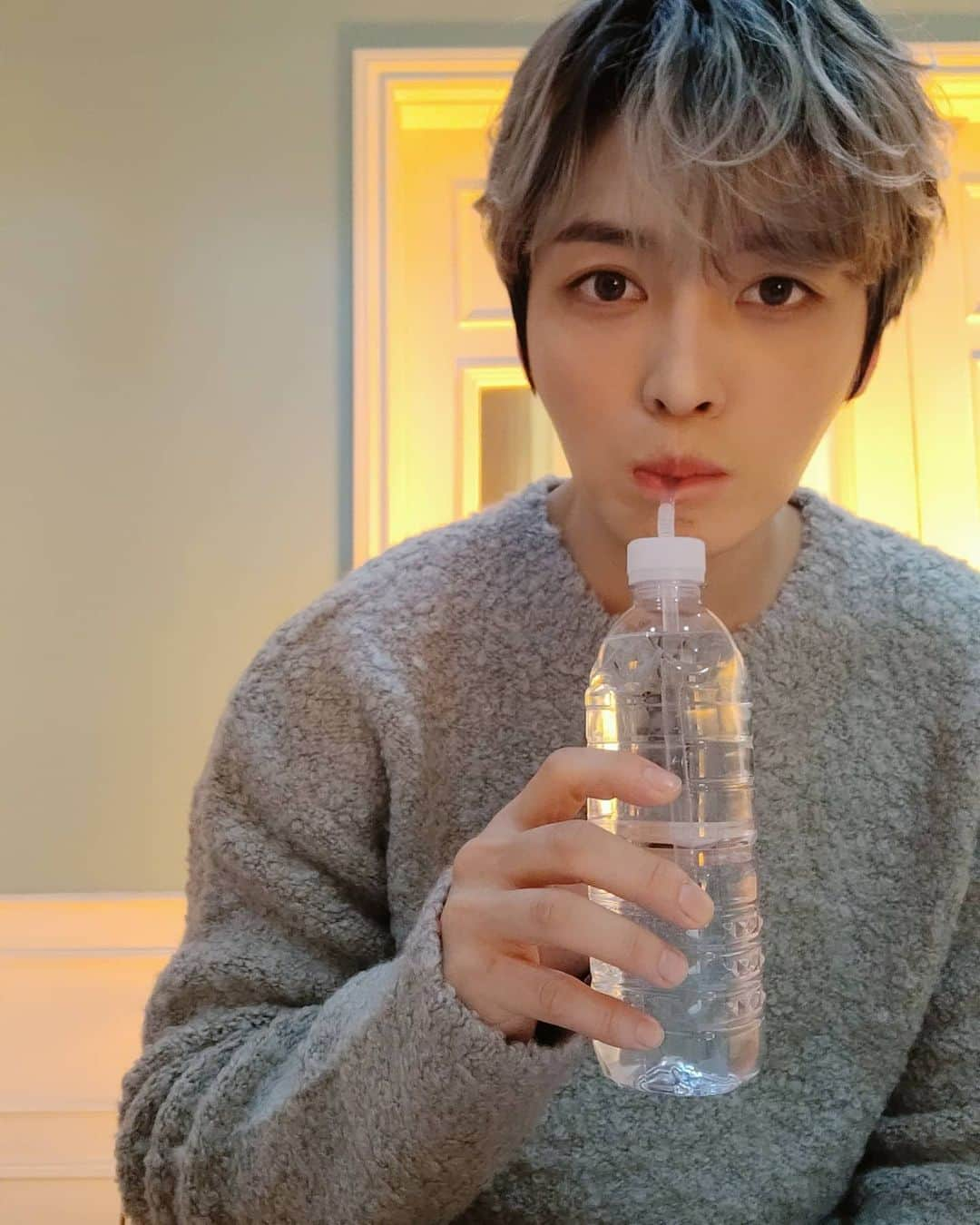 キム・ジェジュンさんのインスタグラム写真 - (キム・ジェジュンInstagram)「#같이먹어요  #vlive  곧 #시작 합니다」10月26日 19時44分 - jj_1986_jj