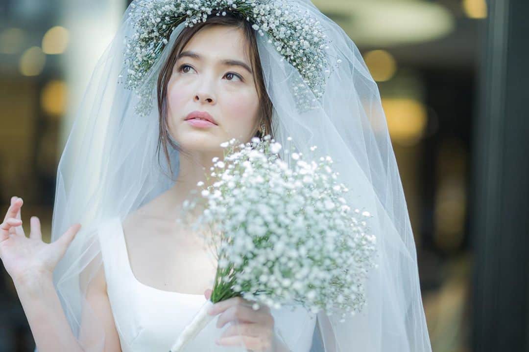 JUNOのインスタグラム：「Photo Wedding﻿ ﻿ ドレスを纏ったときの 胸の高鳴り﻿ 大切な人があなたへ向ける笑顔﻿ 初めて感じるほどの幸せ 自信と誇り﻿ ﻿ すべての女性に﻿ 人生でいちばん美しい 最愛の一日を﻿ ﻿ そんな想いから JUNOのフォトウエディングは生まれました﻿ ﻿ これまで出会った大切な人たちと﻿ 写真を通して幸せをわけあえる喜び﻿ 世界中のアトリエを巡り出会った 本物のドレスを纏って﻿ 大切な人と過ごす最愛の時間﻿ ﻿ そのかけがえのない時間が﻿ 一生あなたの人生を輝かせる瞬間となりますように﻿ ﻿ ＊＊＊＊＊﻿ ﻿ JUNO天神本店 @juno_tenjin では﻿ 火曜日限定で店内フォトプランをご案内しております﻿ ﻿ 詳しくは HP>フォトプラン をご覧くださいませ﻿ ﻿ ﻿ #inesdisanto﻿ #MARCHESA﻿ #antonioriva﻿ #naeemkhan﻿ #inmaculada﻿ #kennethpool﻿ #zacposen﻿ #juno﻿ #junowedding﻿ #wedding﻿ #weddingdress﻿ #viktorandrolf ﻿ #lenamedoyeff ﻿ #ジュノ﻿ #ウエディング﻿ #ウェディング﻿ #ウエディングドレス﻿ #ウェディングドレス﻿ #ドレス﻿ #プレ花嫁﻿ #2020冬婚﻿ #2021春婚﻿ #福岡花嫁﻿ #東京花嫁﻿ #九州花嫁﻿ #関東花嫁」
